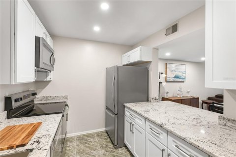 Touwnhouse à vendre à Sarasota, Floride: 2 chambres, 124.77 m2 № 1899268 - photo 2