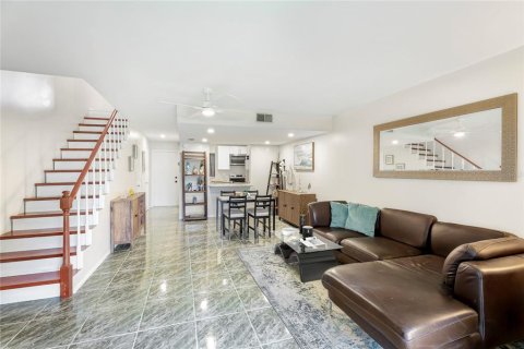 Touwnhouse à vendre à Sarasota, Floride: 2 chambres, 124.77 m2 № 1899268 - photo 5