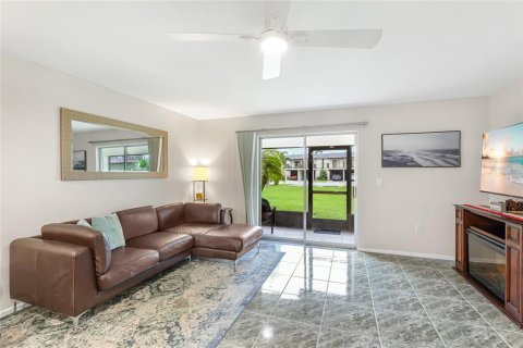 Touwnhouse à vendre à Sarasota, Floride: 2 chambres, 124.77 m2 № 1899268 - photo 13