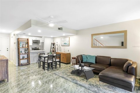 Touwnhouse à vendre à Sarasota, Floride: 2 chambres, 124.77 m2 № 1899268 - photo 6