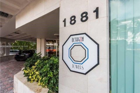 Condo in Miami Beach, Florida, 1 bedroom  № 1966164 - photo 7