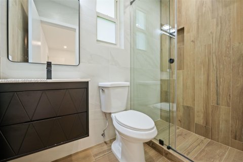 Villa ou maison à louer à Hollywood, Floride: 3 chambres, 187.66 m2 № 2073658 - photo 22