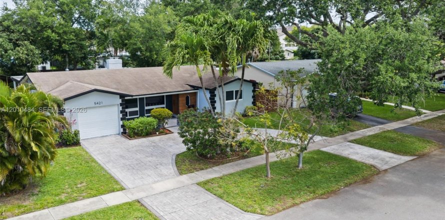 Villa ou maison à Hollywood, Floride 3 chambres, 187.66 m2 № 2073658