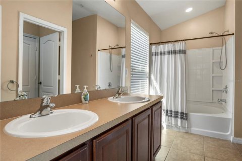Condo in Sanford, Florida, 2 bedrooms № 2149957 - photo 10
