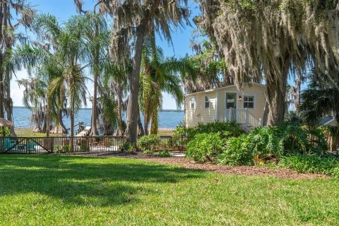 House in Melrose, Florida 3 bedrooms, 240.62 sq.m. № 1745160 - photo 16