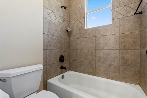 Villa ou maison à vendre à Sanford, Floride: 4 chambres, 313.45 m2 № 2143539 - photo 19