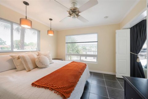 House in Bradenton, Florida 3 bedrooms, 154.31 sq.m. № 2258559 - photo 24