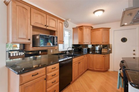 House in Bradenton, Florida 3 bedrooms, 154.31 sq.m. № 2258559 - photo 16