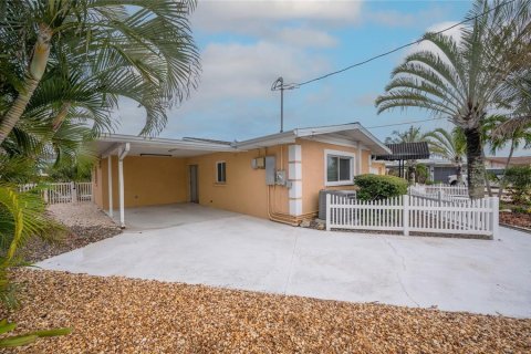 House in Bradenton, Florida 3 bedrooms, 154.31 sq.m. № 2258559 - photo 10