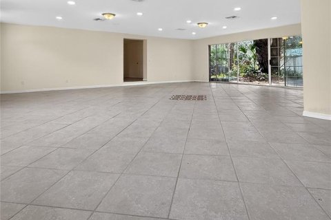 House in Lutz, Florida 6 bedrooms, 353.77 sq.m. № 2098224 - photo 23