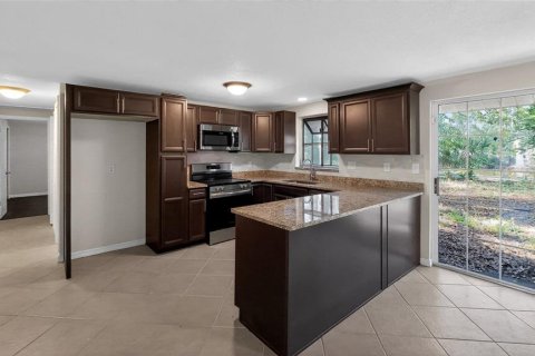 House in Lutz, Florida 6 bedrooms, 353.77 sq.m. № 2098224 - photo 4