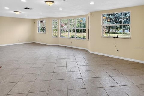 House in Lutz, Florida 6 bedrooms, 353.77 sq.m. № 2098224 - photo 8