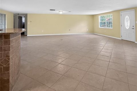 House in Lutz, Florida 6 bedrooms, 353.77 sq.m. № 2098224 - photo 6