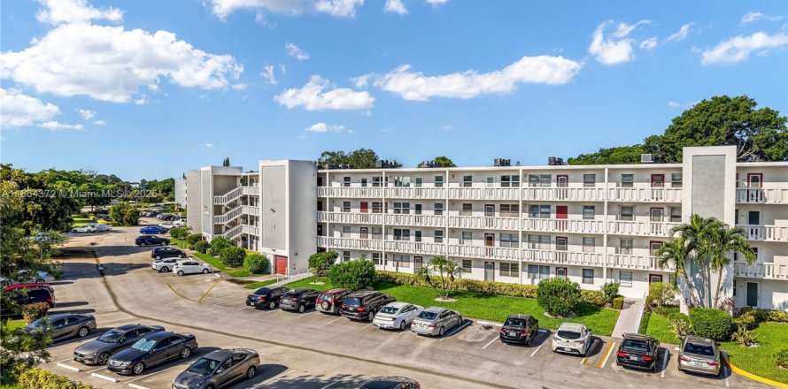 Condo in Deerfield Beach, Florida, 2 bedrooms № 1897079