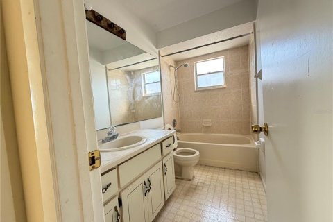 Casa en venta en Orlando, Florida, 3 dormitorios, 142.98 m2 № 2406860 - foto 2