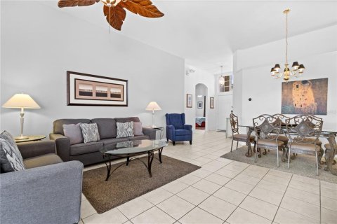 House in Kissimmee, Florida 3 bedrooms, 154.59 sq.m. № 1725816 - photo 5