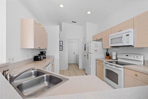 House in Kissimmee, Florida 3 bedrooms, 154.59 sq.m. № 1725816 - photo 11