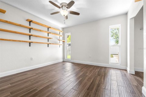 House in Seminole, Florida 3 bedrooms, 128.48 sq.m. № 1803614 - photo 20