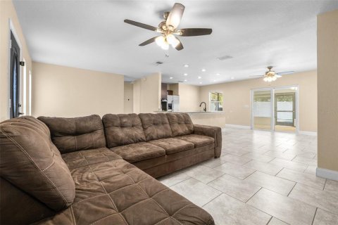House in Seminole, Florida 3 bedrooms, 128.48 sq.m. № 1803614 - photo 7