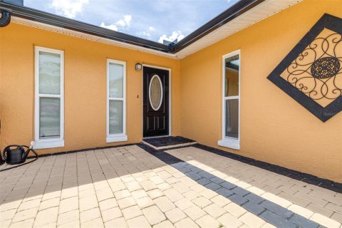 House in Seminole, Florida 3 bedrooms, 128.48 sq.m. № 1803614 - photo 5