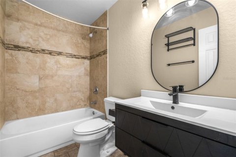 House in Seminole, Florida 3 bedrooms, 128.48 sq.m. № 1803614 - photo 23