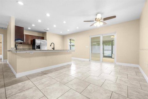 House in Seminole, Florida 3 bedrooms, 128.48 sq.m. № 1803614 - photo 10
