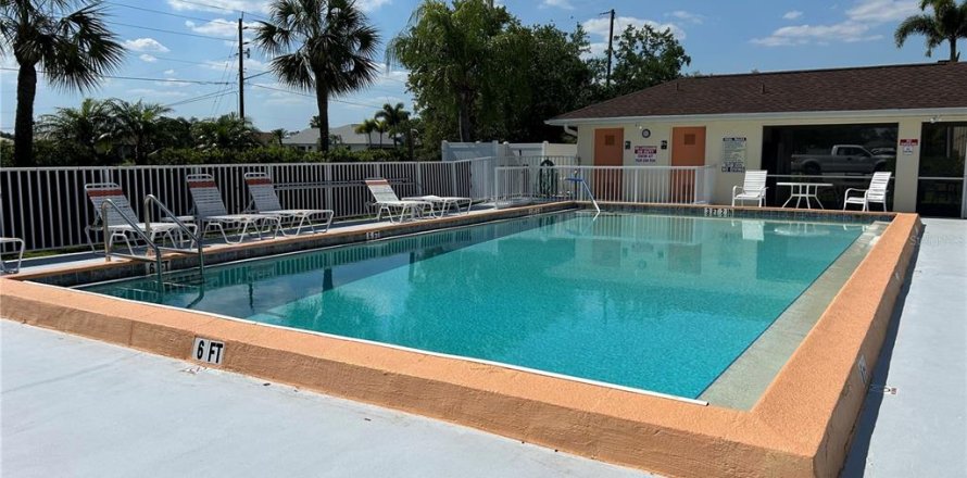 Condo in Punta Gorda, Florida, 2 bedrooms № 1147985