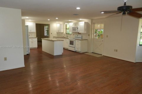 Casa en venta en Homestead, Florida, 5 dormitorios, 315.03 m2 № 2247409 - foto 10