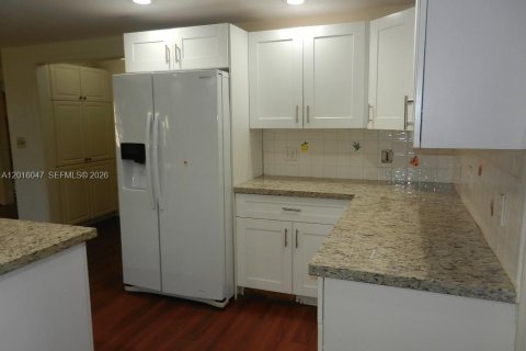 Casa en venta en Homestead, Florida, 5 dormitorios, 315.03 m2 № 2247409 - foto 13