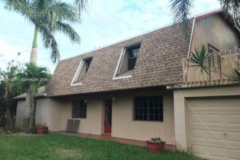 Casa en venta en Homestead, Florida, 5 dormitorios, 315.03 m2 № 2247409 - foto 3