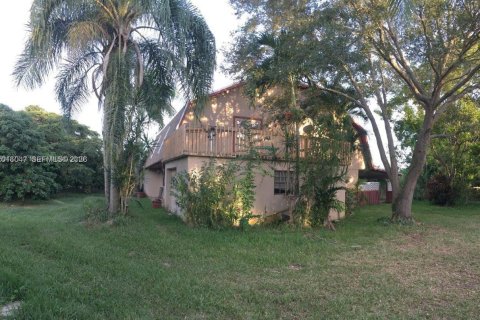 Casa en venta en Homestead, Florida, 5 dormitorios, 315.03 m2 № 2247409 - foto 2