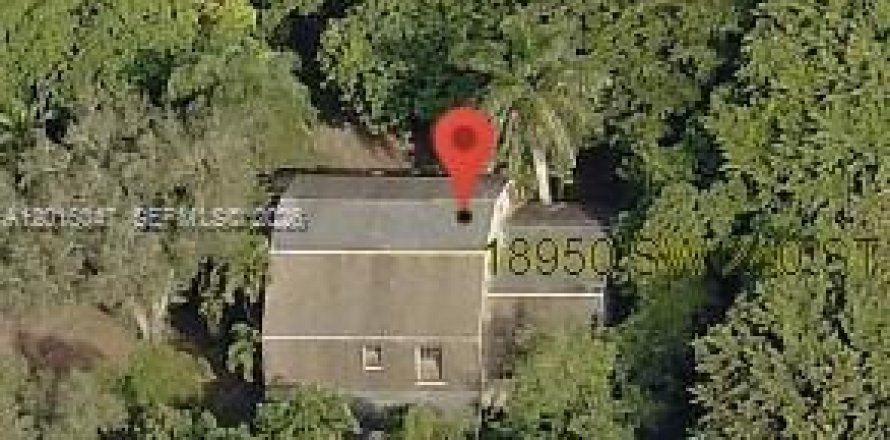 Casa en Homestead, Florida 5 dormitorios, 315.03 m2 № 2247409