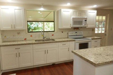 Casa en venta en Homestead, Florida, 5 dormitorios, 315.03 m2 № 2247409 - foto 14