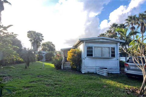 Commercial property in Okeechobee, Florida № 2248478 - photo 12
