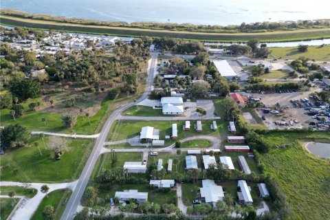 Commercial property in Okeechobee, Florida № 2248478 - photo 3
