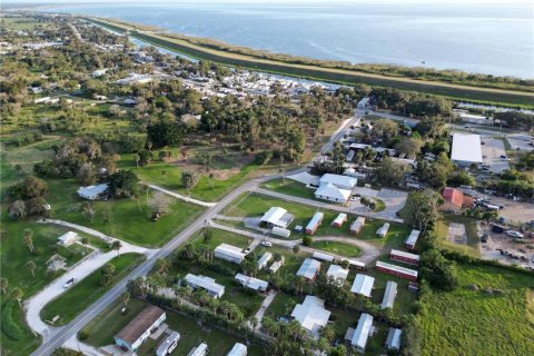 Commercial property in Okeechobee, Florida № 2248478