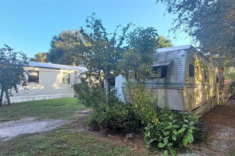 Commercial property in Okeechobee, Florida № 2248478 - photo 17