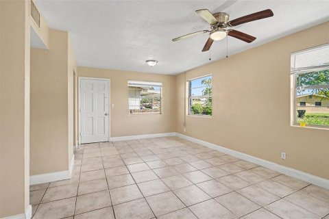Villa ou maison à vendre à Daytona Beach, Floride: 3 chambres, 92.53 m2 № 2399376 - photo 4