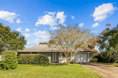 House in Palm Coast, Florida 2 bedrooms, 118.26 sq.m. № 857537 - photo 1
