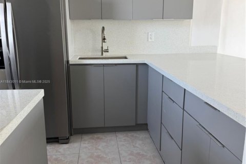 Copropriété à vendre à Hallandale Beach, Floride: 2 chambres, 88.63 m2 № 1836102 - photo 4