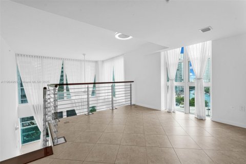 Condo in Miami, Florida, 2 bedrooms  № 1956322 - photo 24