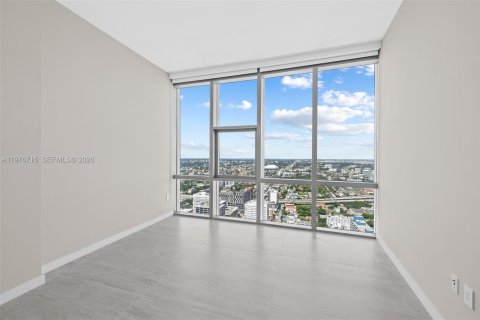 Condo in Miami, Florida, 4 bedrooms  № 2040989 - photo 25