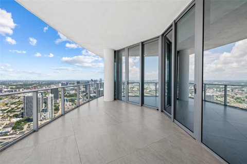 Condo in Miami, Florida, 4 bedrooms  № 2040989 - photo 2