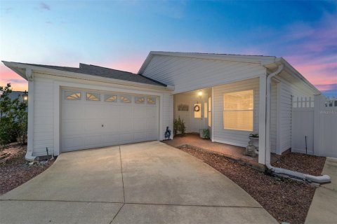 House in The Villages, Florida 3 bedrooms, 156.54 sq.m. № 2114794