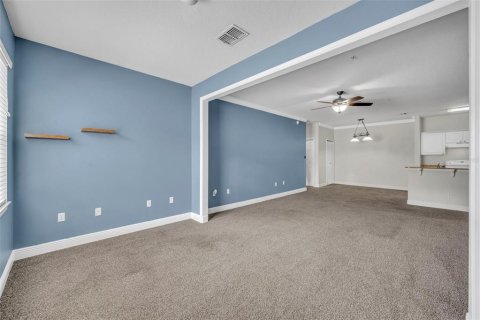 Condo in Winter Garden, Florida, 2 bedrooms  № 2100599 - photo 11