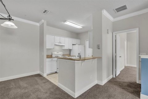 Condo in Winter Garden, Florida, 2 bedrooms  № 2100599 - photo 12