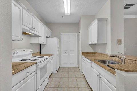 Condo in Winter Garden, Florida, 2 bedrooms  № 2100599 - photo 13