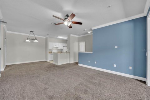 Condo in Winter Garden, Florida, 2 bedrooms  № 2100599 - photo 6