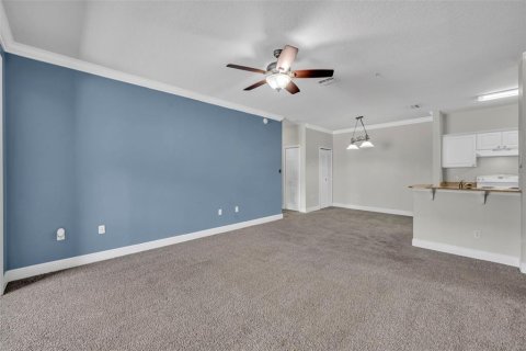 Condo in Winter Garden, Florida, 2 bedrooms  № 2100599 - photo 7