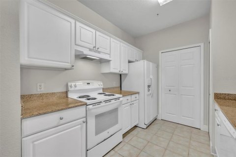 Condo in Winter Garden, Florida, 2 bedrooms  № 2100599 - photo 15
